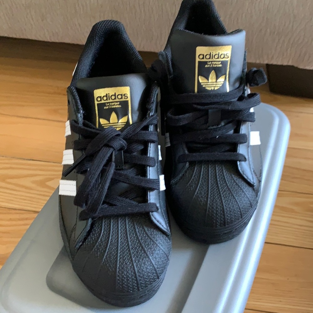Adidas Sneakers